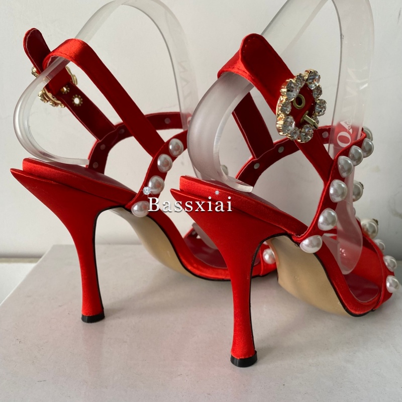 Sandały na szpilce z paskiem T – Sandal Strappy Heeled recenzja i cena