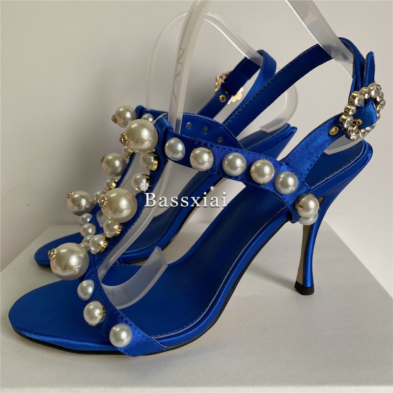 Sandały na szpilce z paskiem T – Sandal Strappy Heeled recenzja i cena