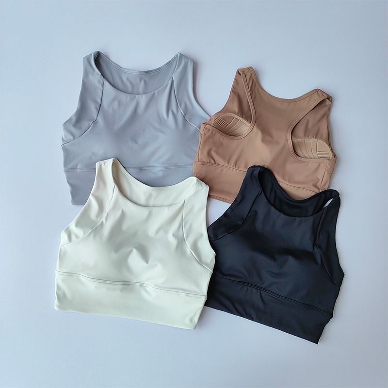 Biustonosz sportowy dla kobiet – Bralette Triangle Set recenzja i cena