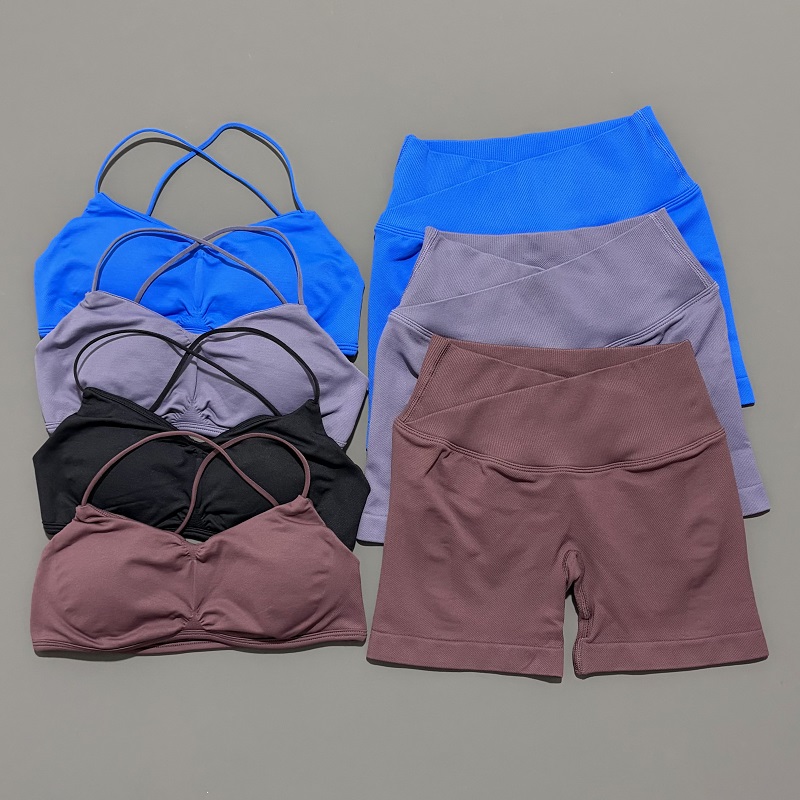 Dwuczęściowy zestaw sportowy V – Crop Top Crochet recenzja i cena